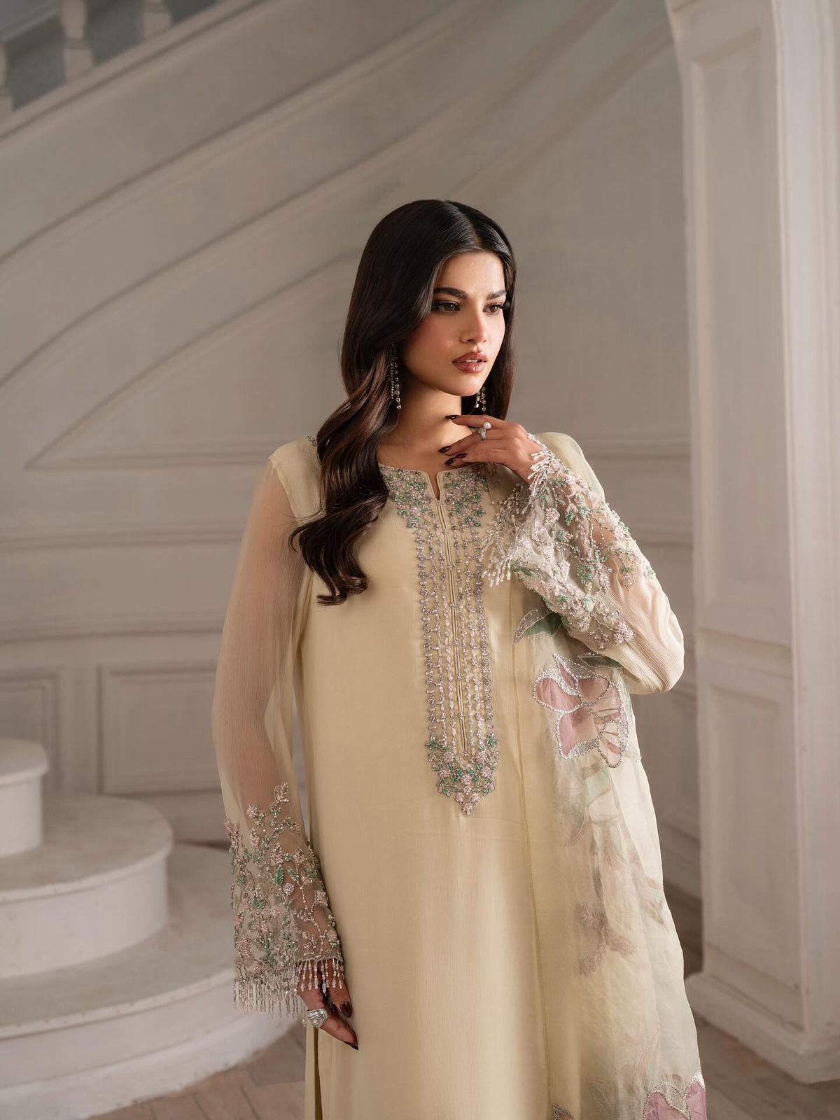 Handmade Noor-e-Iznik ( Unstich )