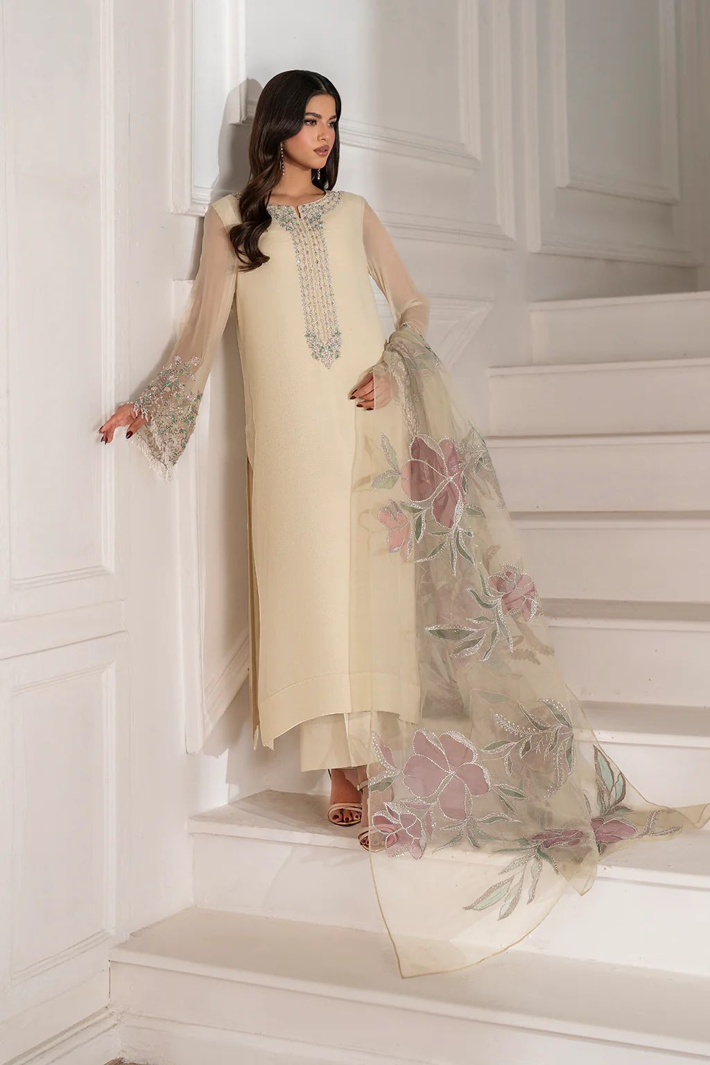 Handmade Noor-e-Iznik ( Unstich )
