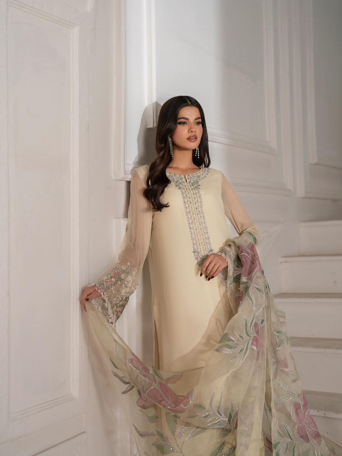 Handmade Noor-e-Iznik ( Unstich )