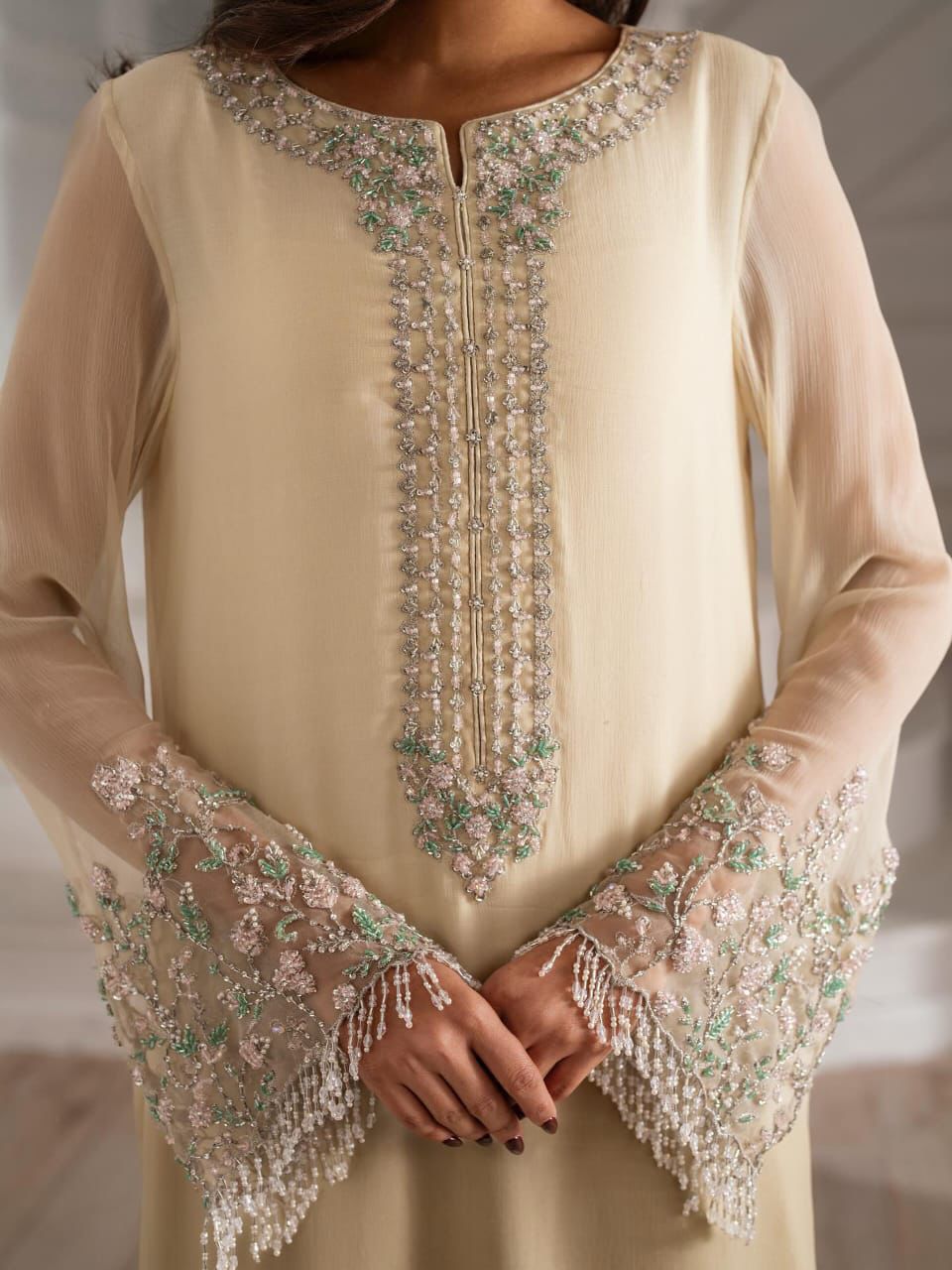 Handmade Noor-e-Iznik ( Unstich )