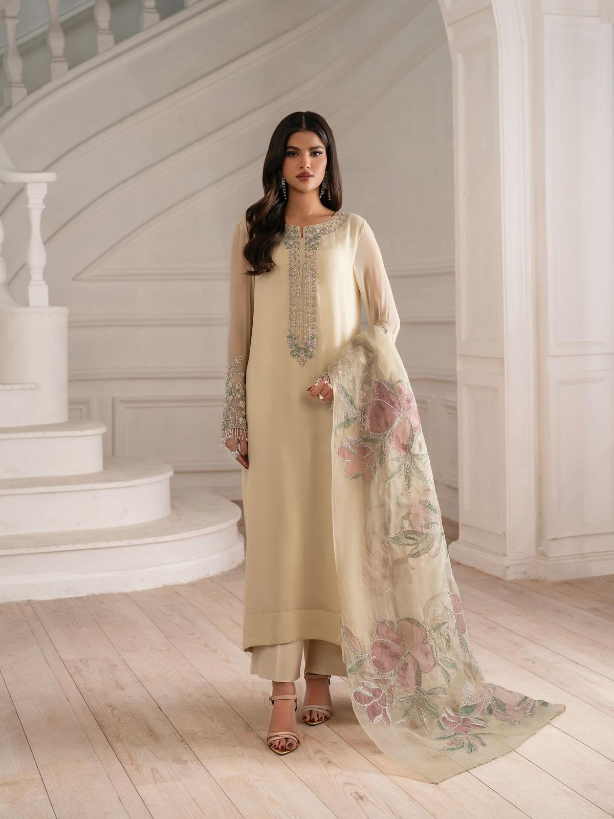 Handmade Noor-e-Iznik ( Unstich )